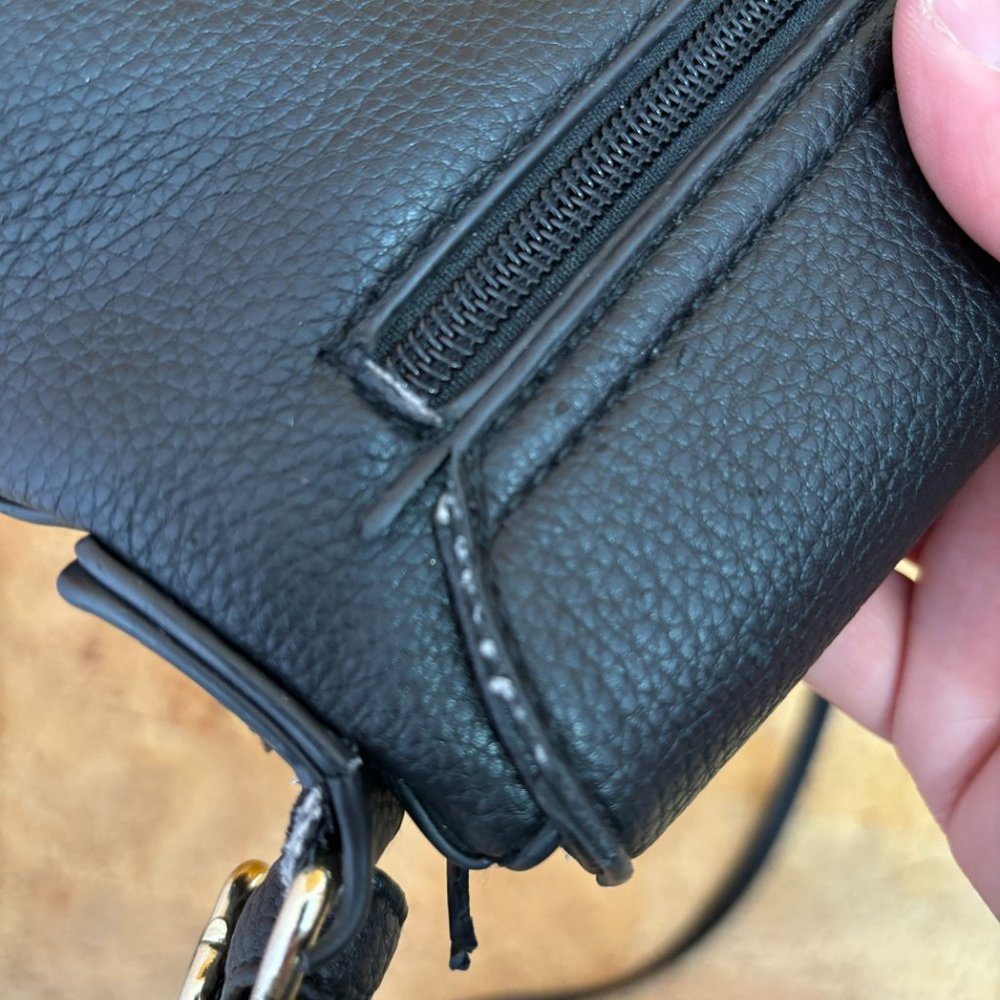 London Fog Black Shoulder Bag 9"x7"x2.5"‎ - Picture 9 of 16